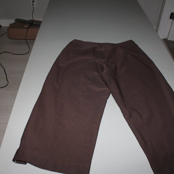 Brown Lucy Capris Size Medium - Picture 4 of 5